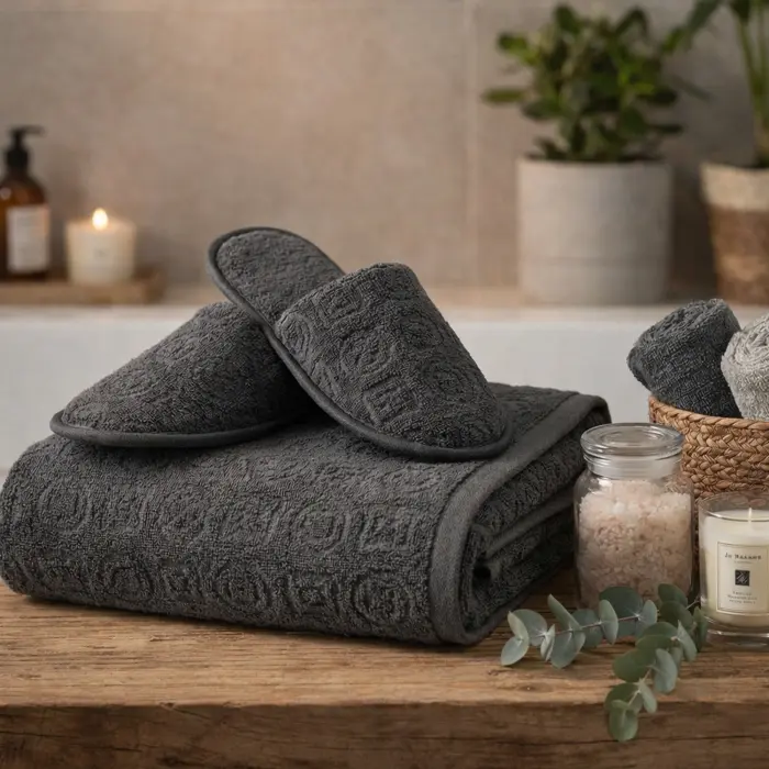 Комплект хавлия за баня с чехли "Жакард-MS" - тъмно сиво - 3787 - Комплект хавлия за баня с чехли "Жакард-MS" - тъмно сиво - 3787